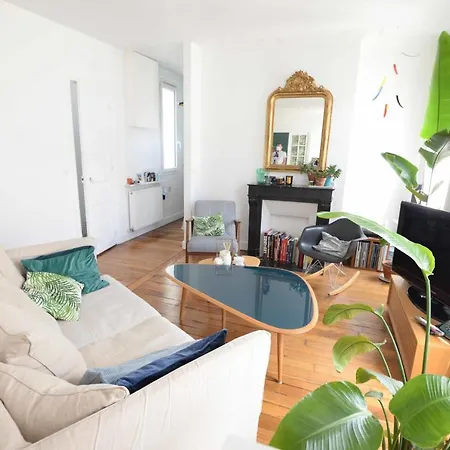 Charming Apt In The District Of Belleville דירה *